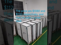 Zestaw akumulatorów na ścianie